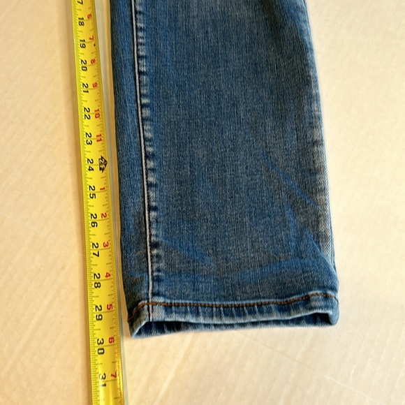 Kancan High Rise Distressed 5 Button Closure Whiskered Denim Jeans. Size 15/31 - Picture 13 of 14